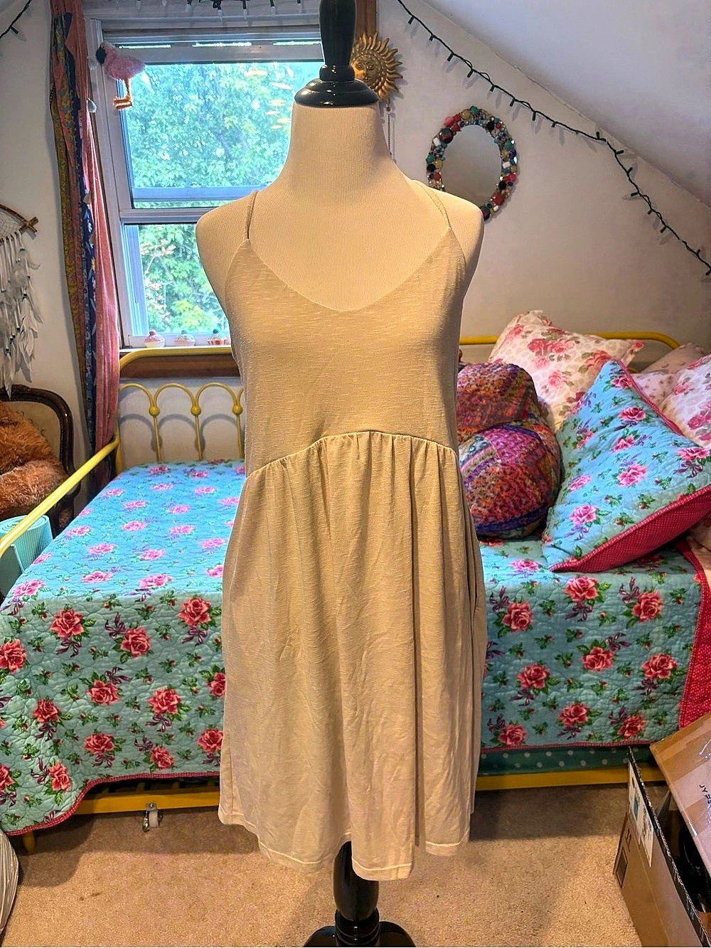 Old Navy Sleeveless Midi Dress in Beige Size Medium